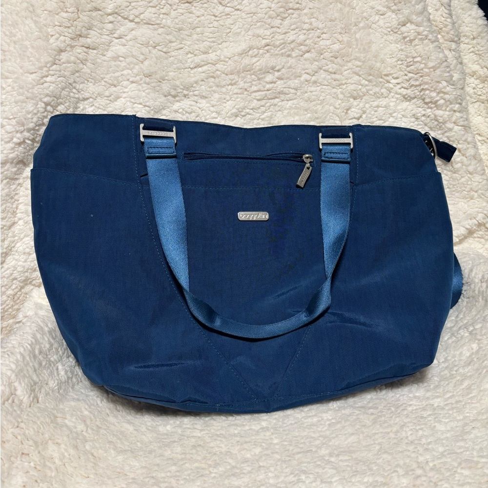 Baggallini Avenue Tote bag